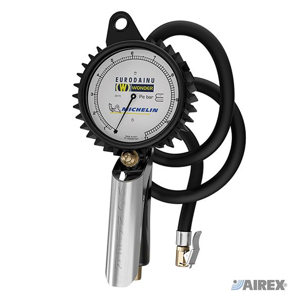 Pistola di gonfiaggio Michelin Eurodainu con omologazione CEE e tubo raccordato per uso intensivo. AIREX